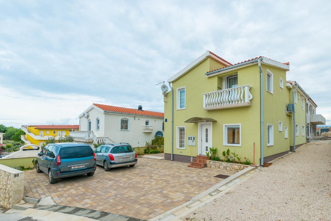 Apartments Mahnet Vir Eksteriør bilde
