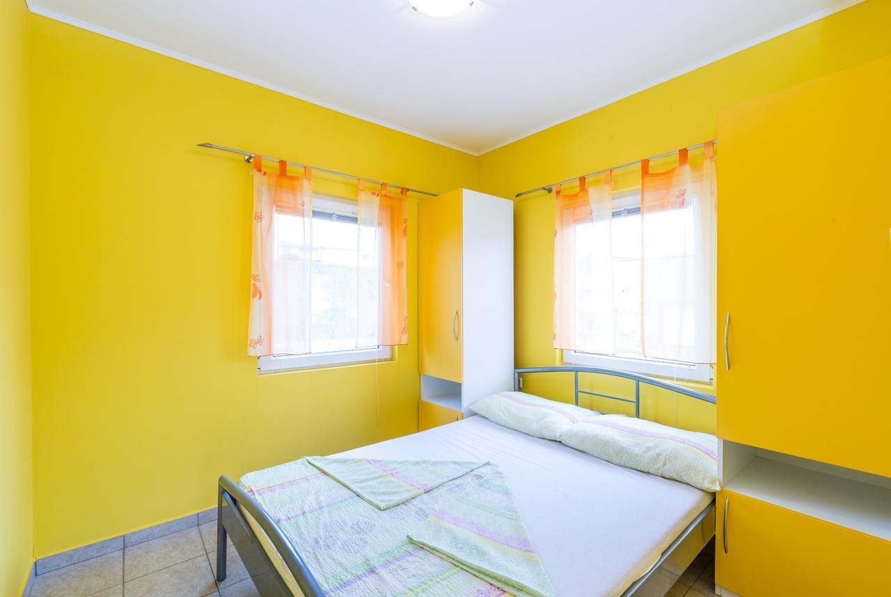 Apartments Mahnet Vir Eksteriør bilde